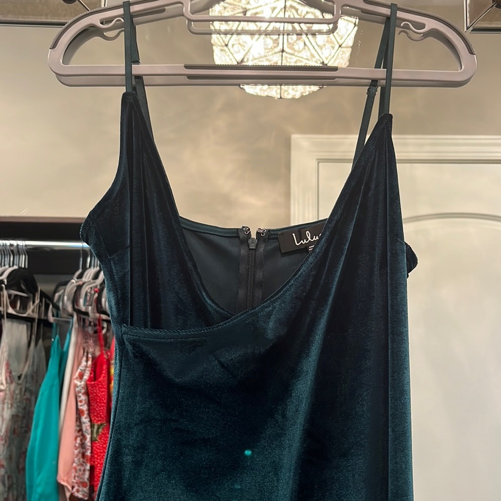 Lulus Green Long Velvet Dress. Size Medium. Always sold out!